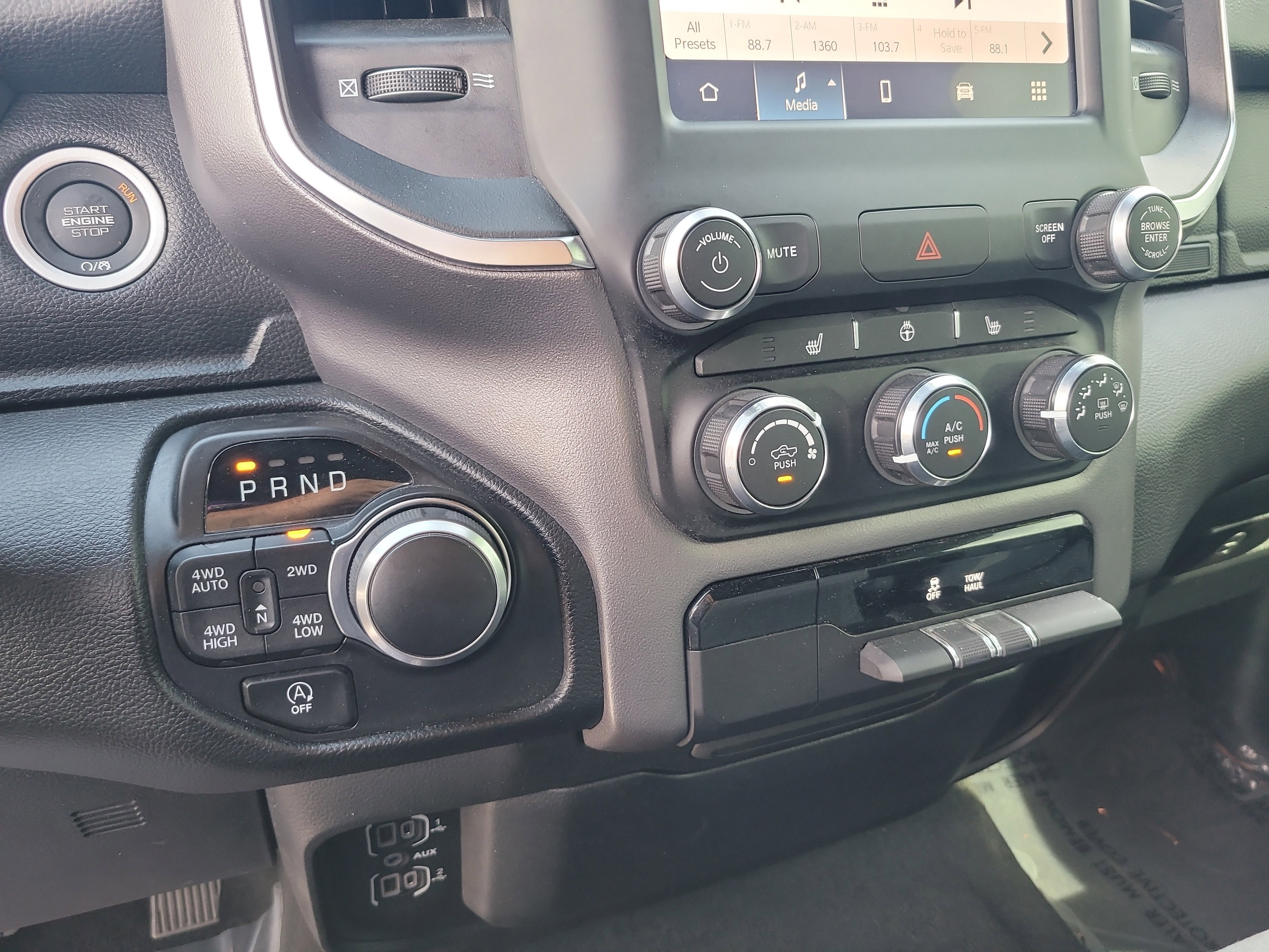 Used 2024 RAM 1500 Big Horn image 24