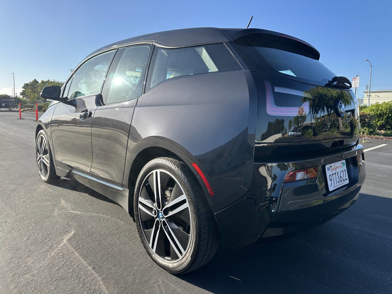 Used 2015 BMW i3 w/ Range Extender RWD image 6