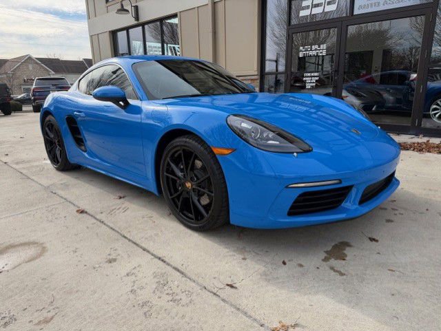 Used 2025 Porsche 718 Cayman w/ Sport Chrono Package image 3