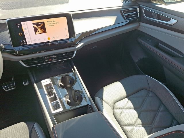 Certified 2025 Volkswagen Atlas Peak Edition SE AWD/4WD image 16
