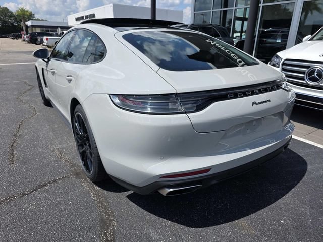 Used 2022 Porsche Panamera RWD image 9