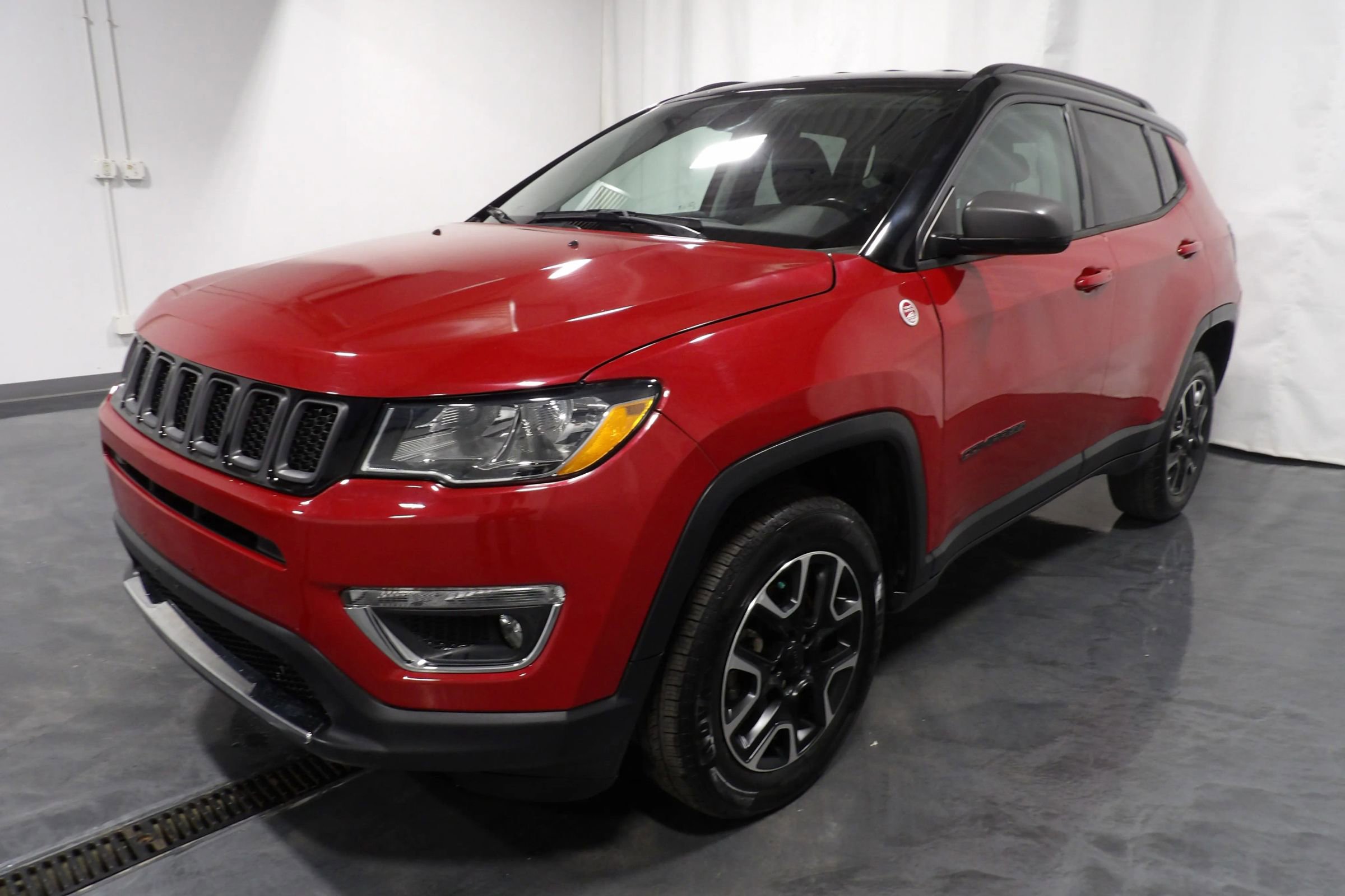 Used 2020 Jeep Compass Trailhawk image 4