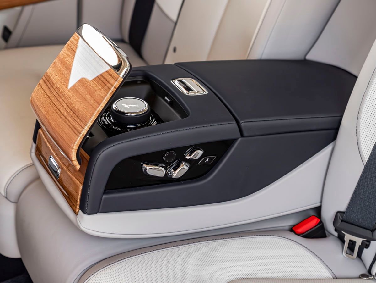 Certified 2024 Rolls-Royce Ghost Extended Wheelbase AWD/4WD image 17