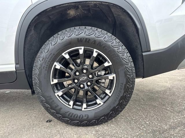 Used 2025 Chevrolet Traverse Z71 w/ Driver Confidence Package image 16