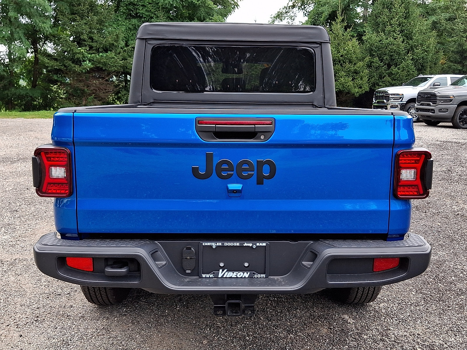 Certified 2025 Jeep Gladiator Sport AWD/4WD image 5