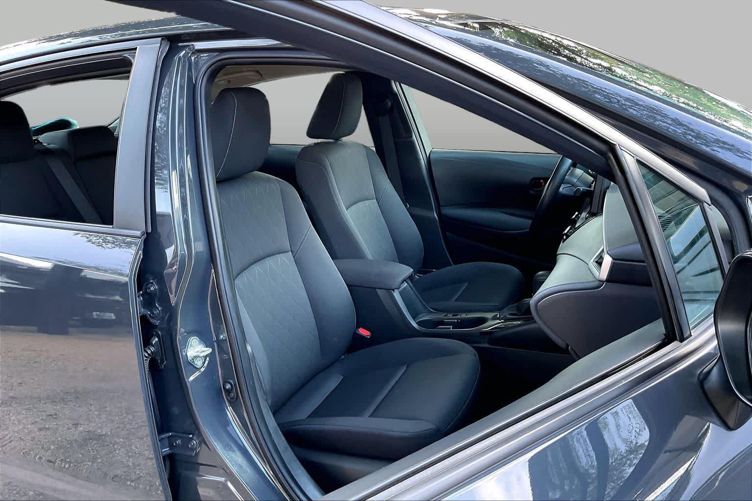 Used 2023 Toyota Corolla LE FWD image 9