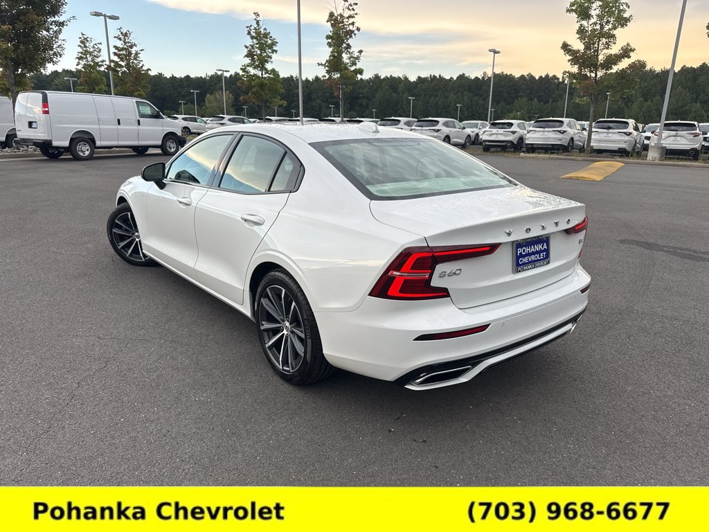 Used 2022 Volvo S60 B5 Momentum w/ Premium Package FWD image 5