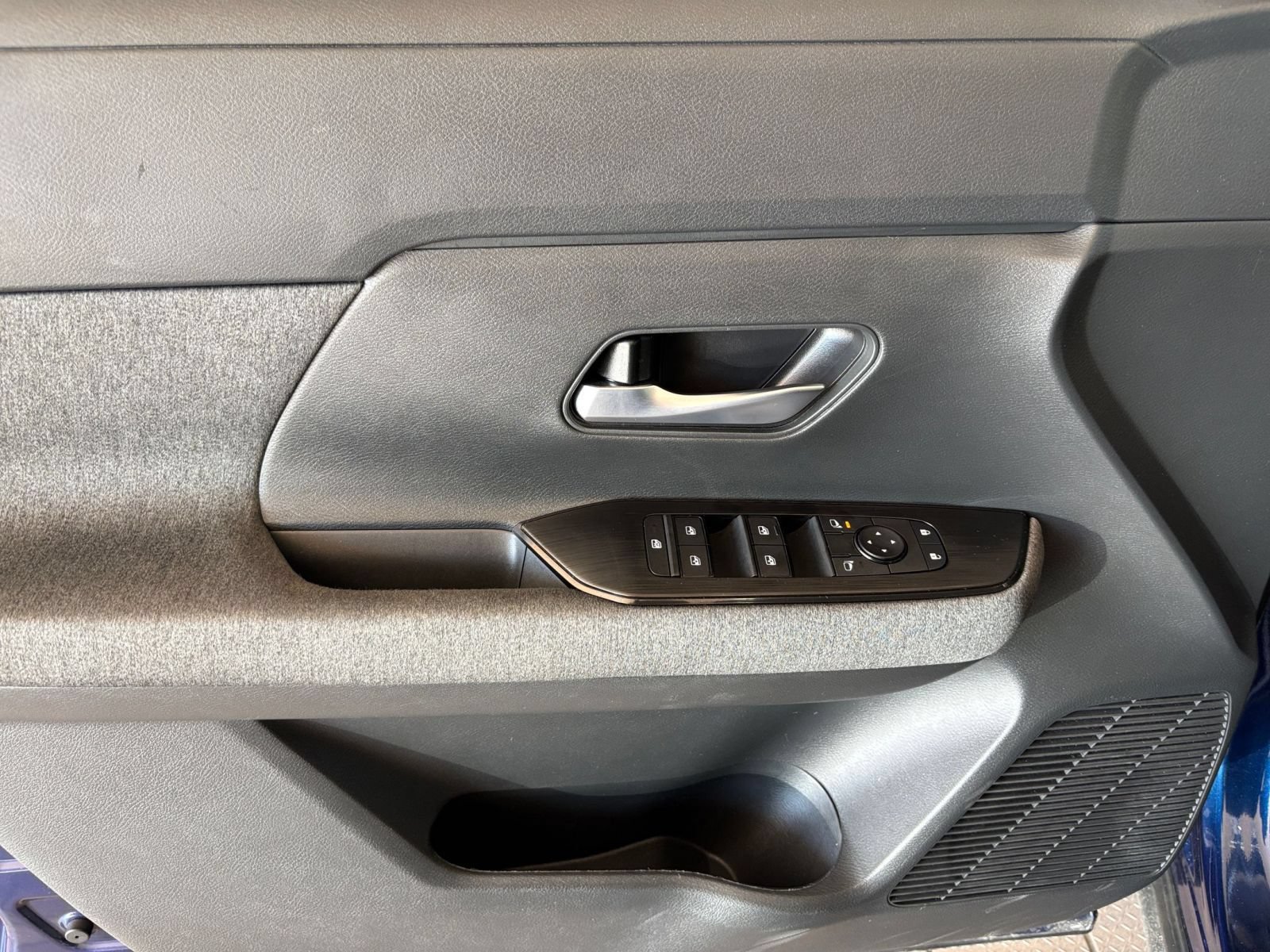 Used 2026 Nissan Kicks SV w/ Cold Weather Package FWD image 18