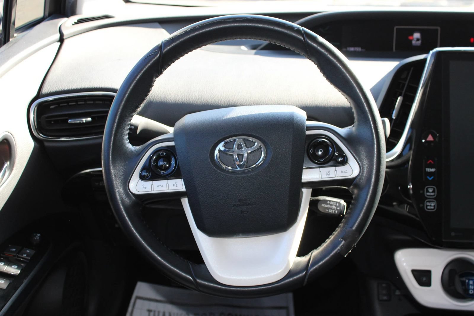 Used 2017 Toyota Prius Prime Premium w/ Preferred Accessory Package FWD image 22