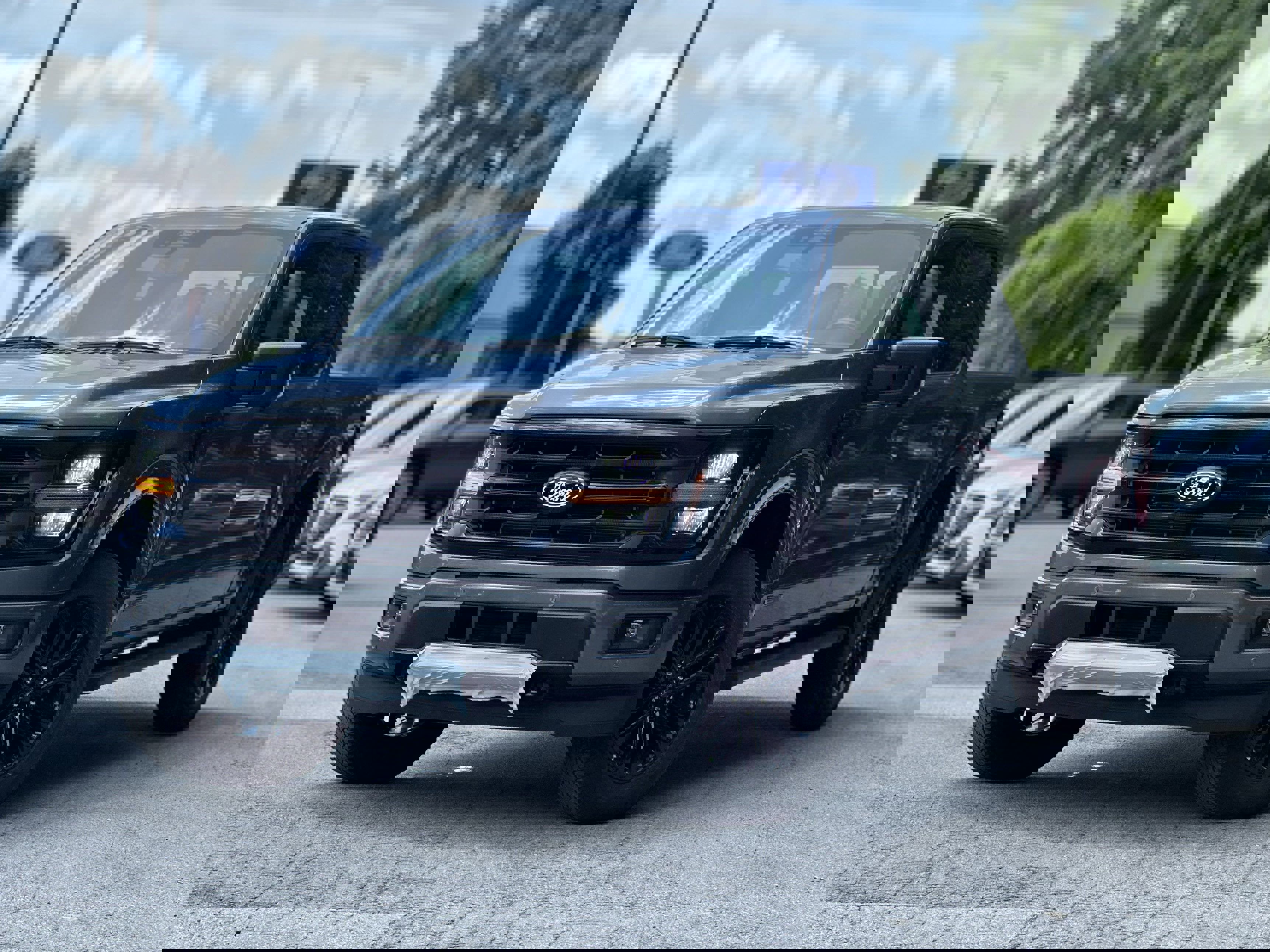 New 2025 Ford F150 XLT w/ Equipment Group 302A MID