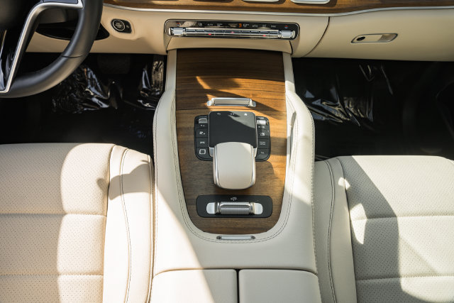 Certified 2025 Mercedes-Benz GLS 450 4MATIC image 32