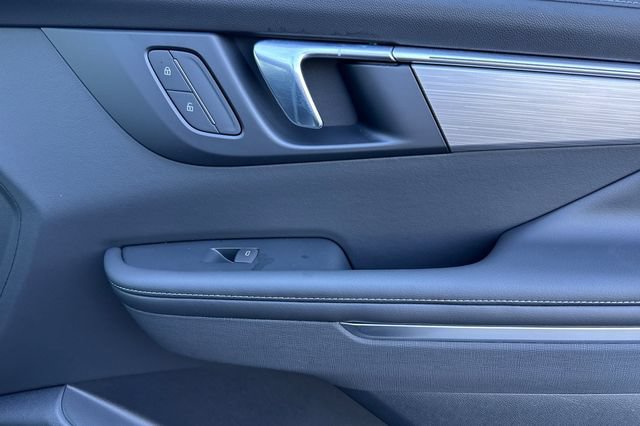 Used 2025 Buick Enclave Preferred FWD image 22