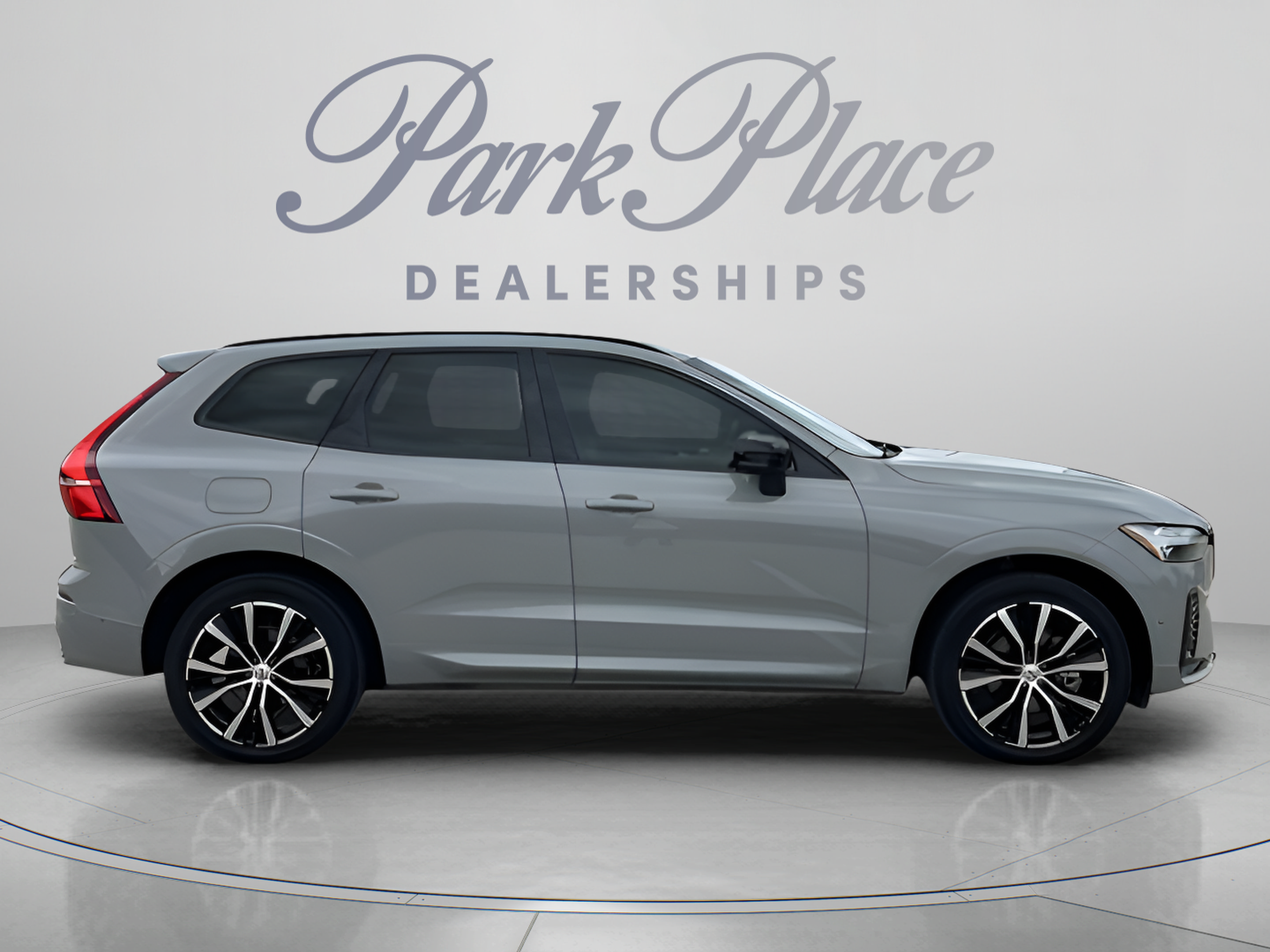 Used 2025 Volvo XC60 B5 Plus AWD/4WD image 9