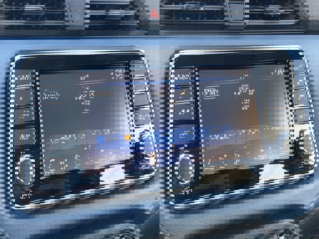 Used 2025 Nissan Versa SV image 18