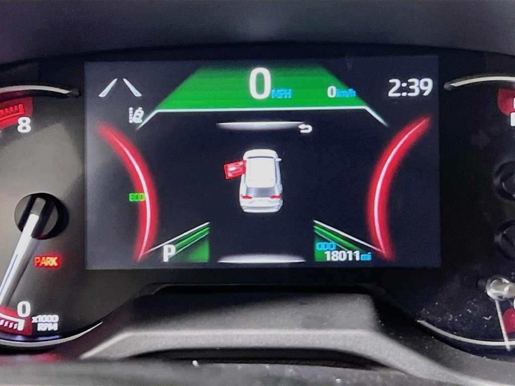 Used 2025 Toyota RAV4 XLE FWD image 19