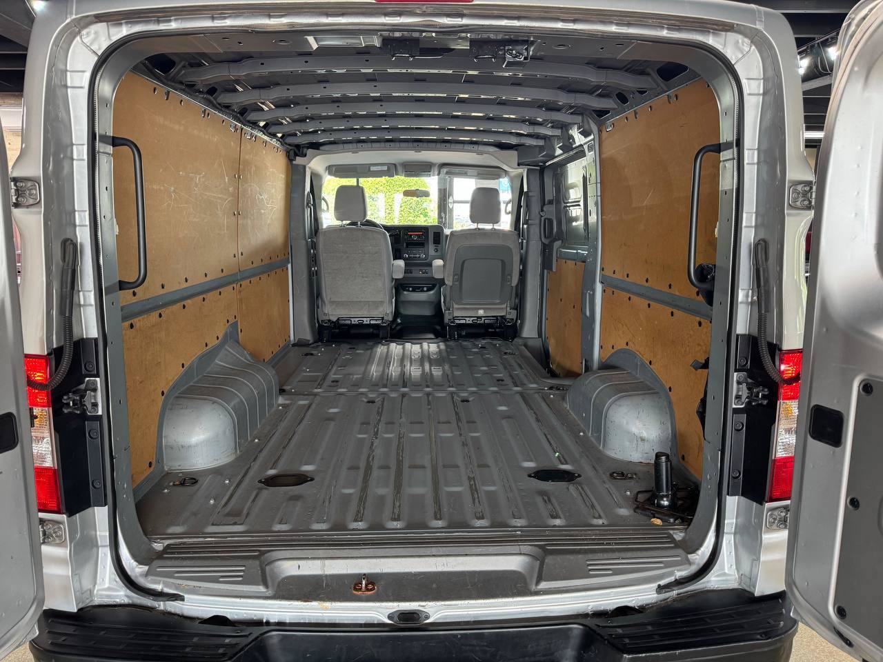 Used 2017 Nissan NV 1500 SV RWD image 29