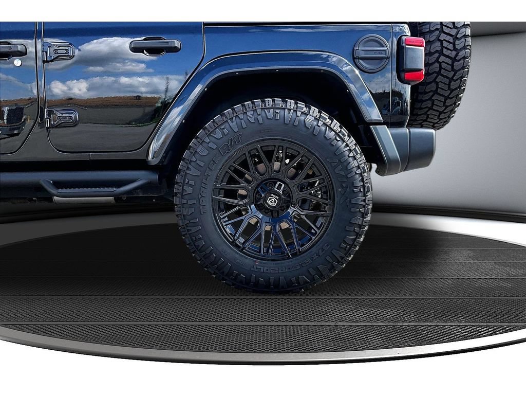 Used 2022 Jeep Wrangler Unlimited Sahara w/ Cold Weather Group AWD/4WD image 41