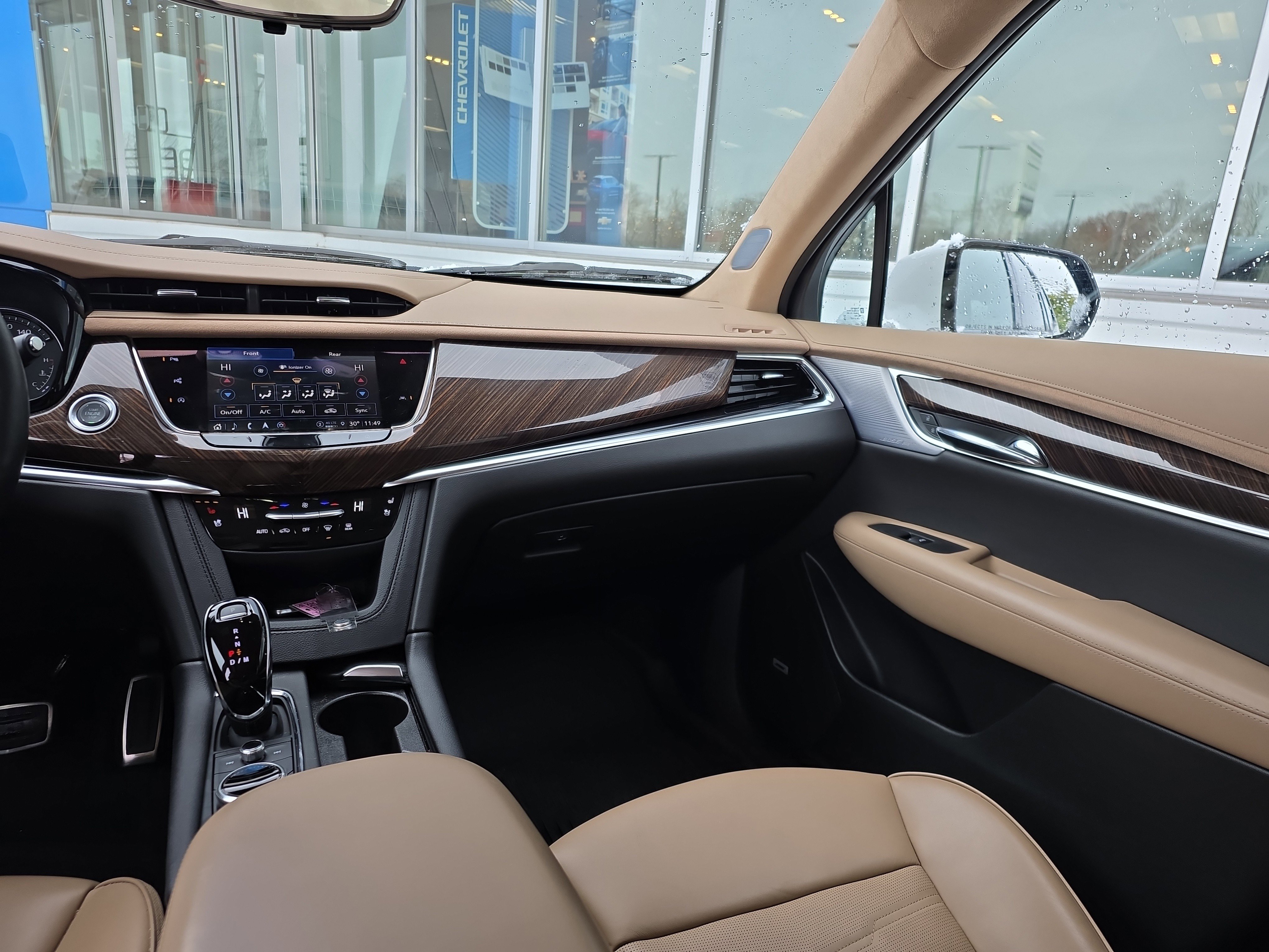 Used 2025 Cadillac XT6 Sport w/ Platinum Package image 31