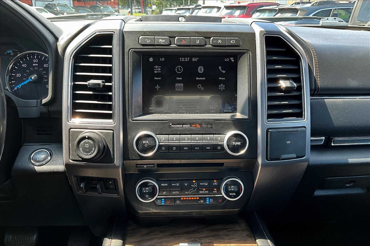 Used 2018 Ford Expedition Platinum AWD/4WD image 11