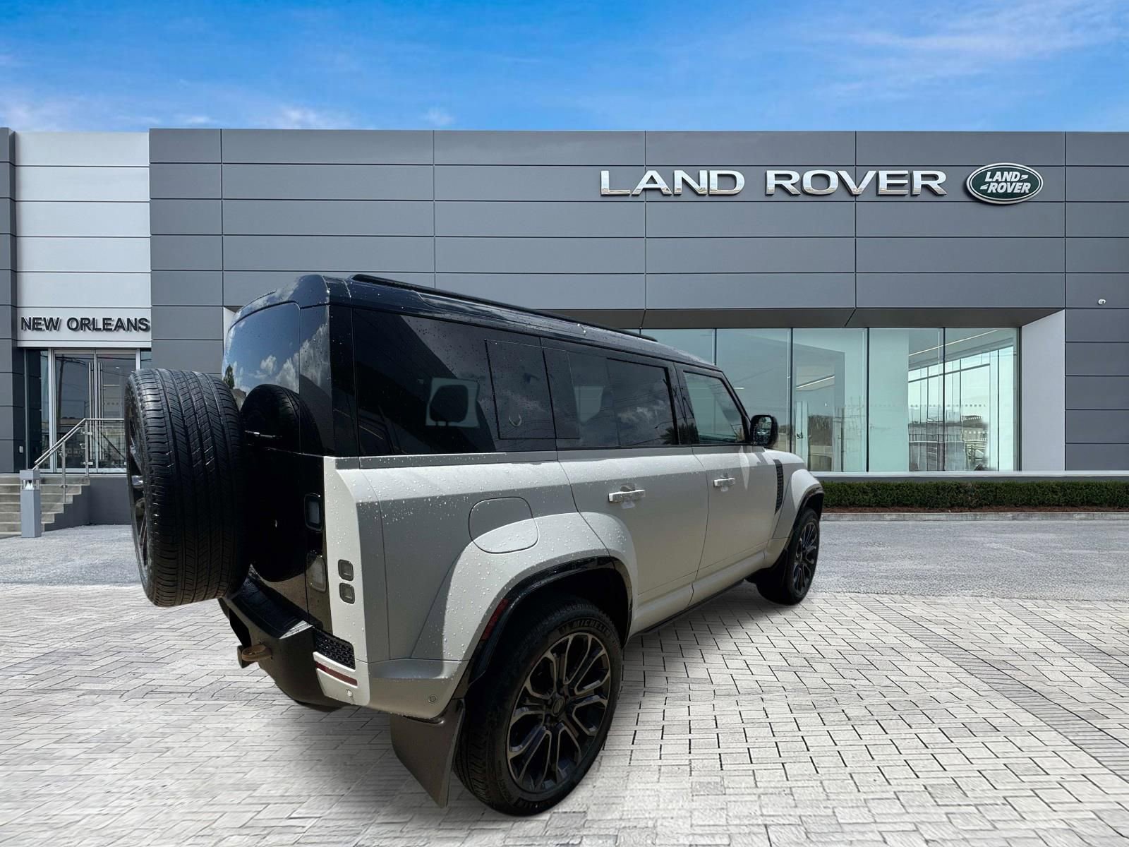 New 2026 Land Rover Defender 110 OCTA image 5