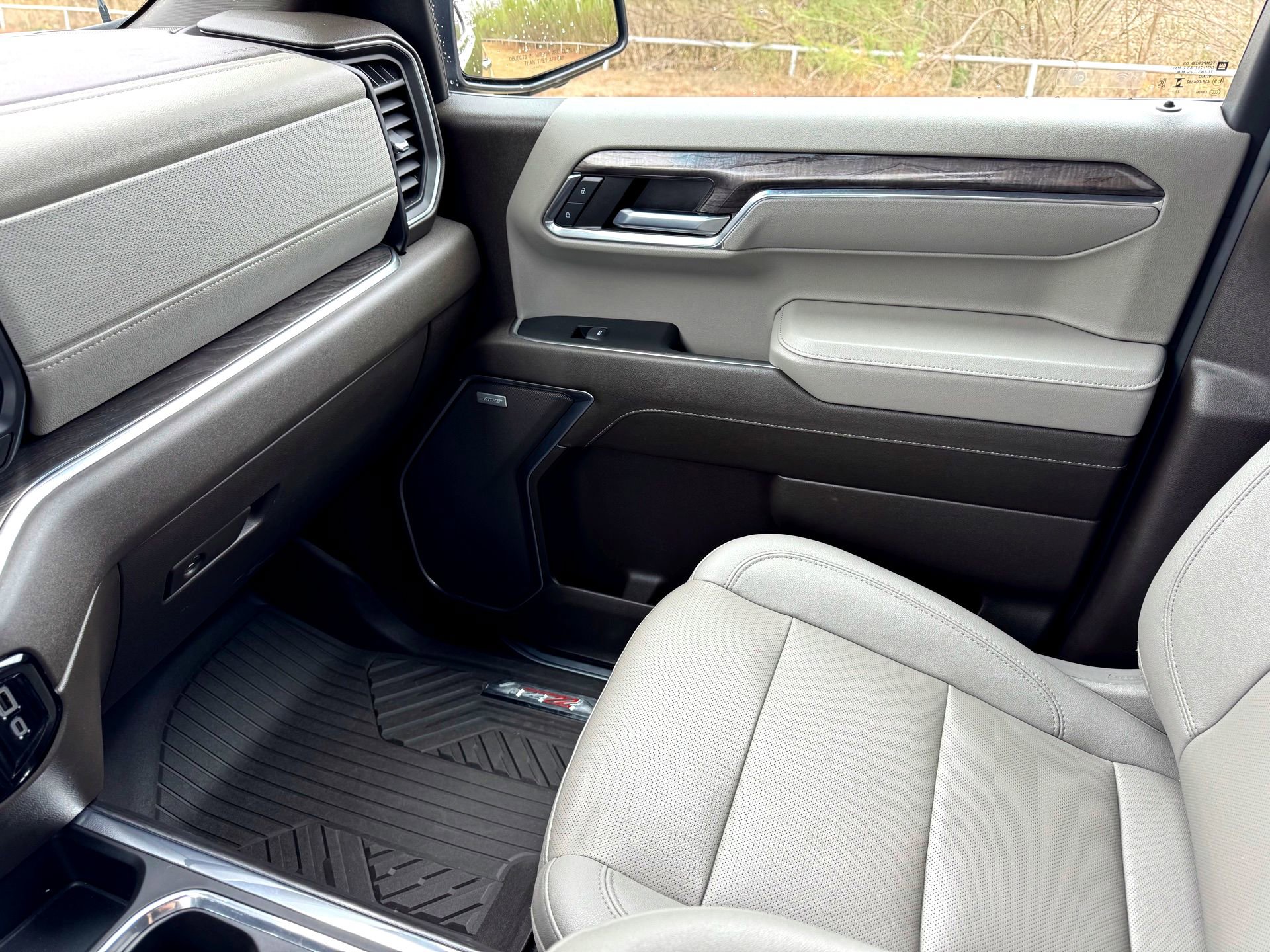 Used 2024 Chevrolet Silverado 1500 LTZ w/ Z71 Off-Road Package image 33