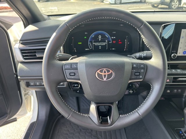 Used 2025 Toyota Camry SE image 17