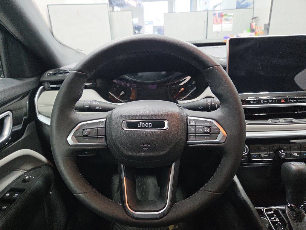 Used 2024 Jeep Compass Limited AWD/4WD image 23
