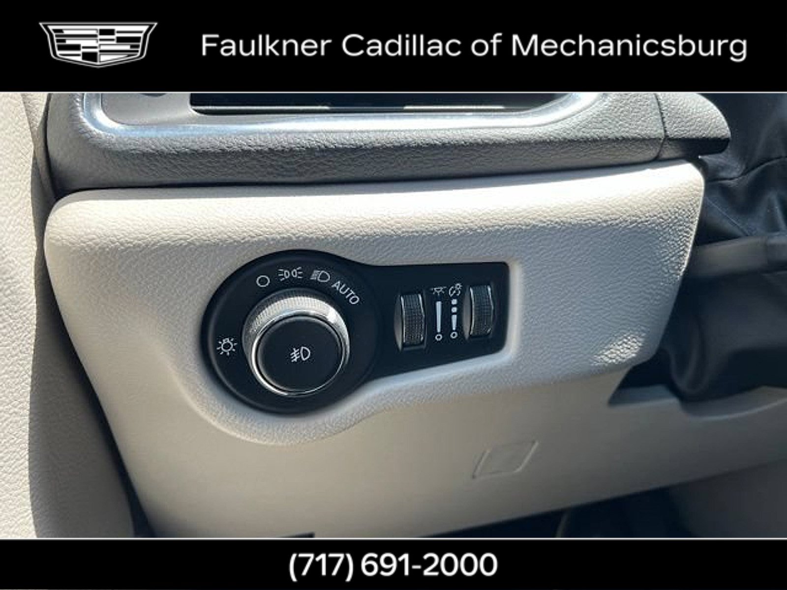 Used 2020 Chrysler Pacifica Limited w/ Advanced Safetytec Group FWD image 34