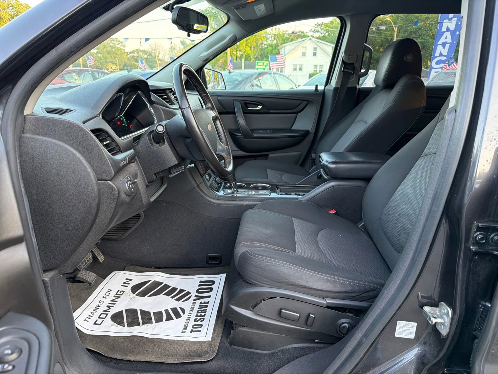Used 2015 Chevrolet Traverse LT FWD image 9