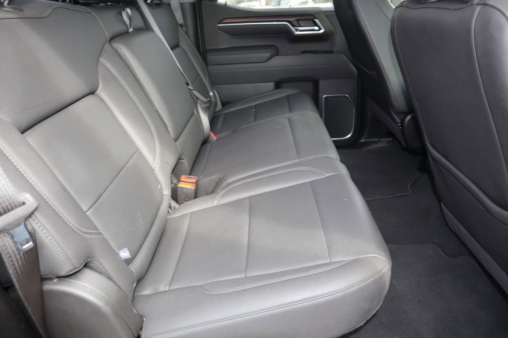 Used 2026 GMC Sierra 1500 SLT image 31