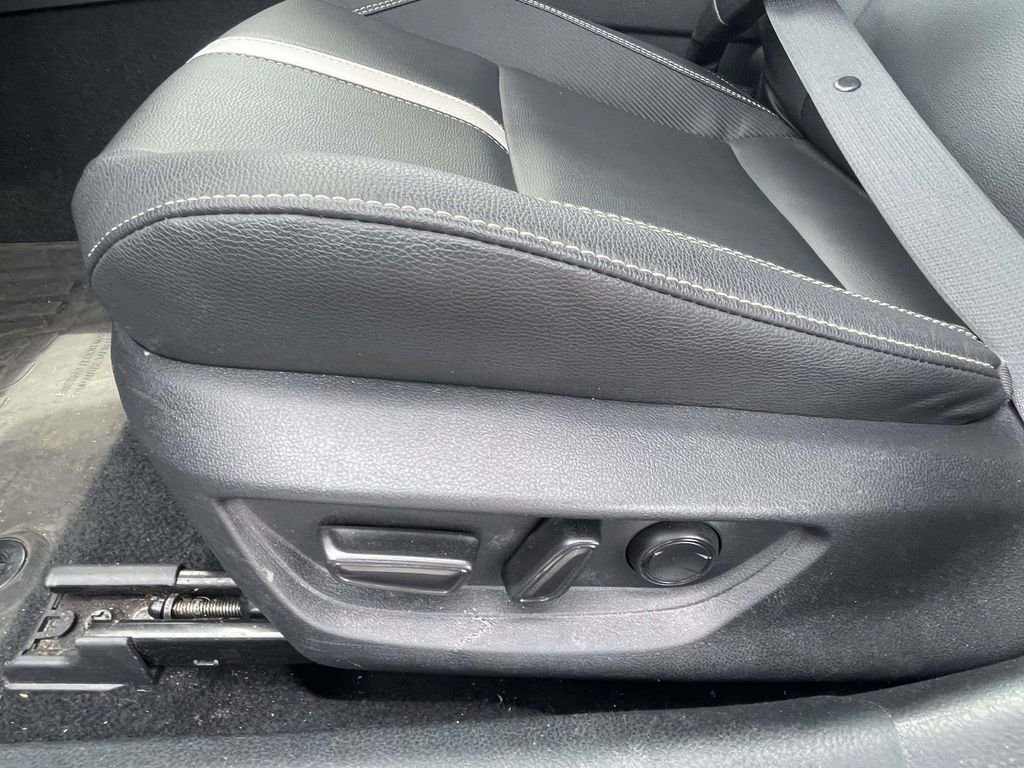 Used 2025 Toyota Camry SE w/ Multimedia Upgrade Package FWD image 22