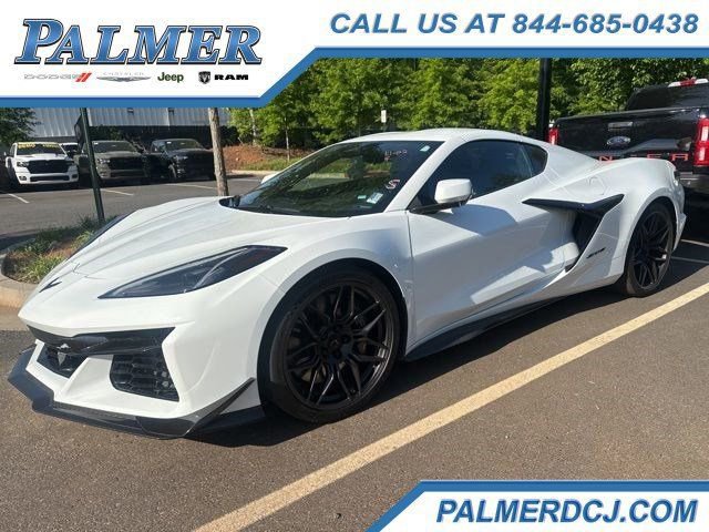 Used 2024 Chevrolet Corvette Z06 w/ Z07 Performance Package RWD image 1