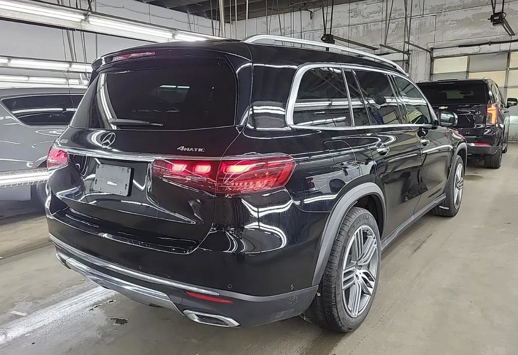 Used 2025 Mercedes-Benz GLS 450 4MATIC image 2