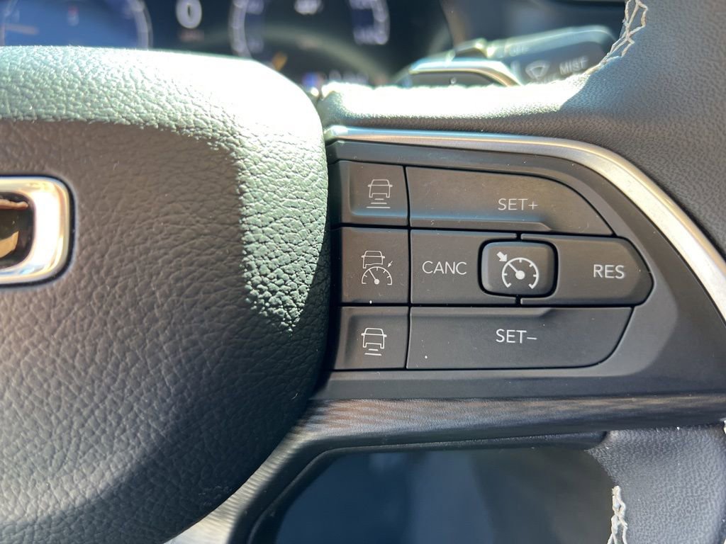 Certified 2024 Jeep Grand Cherokee Altitude image 15