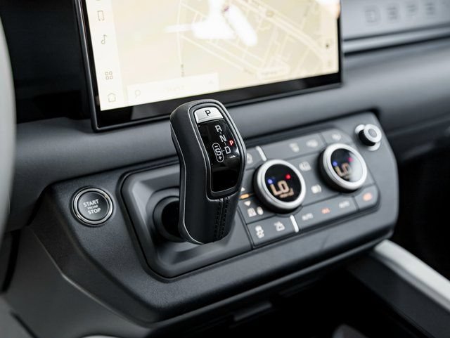 New 2025 Land Rover Defender 130 S AWD/4WD image 19