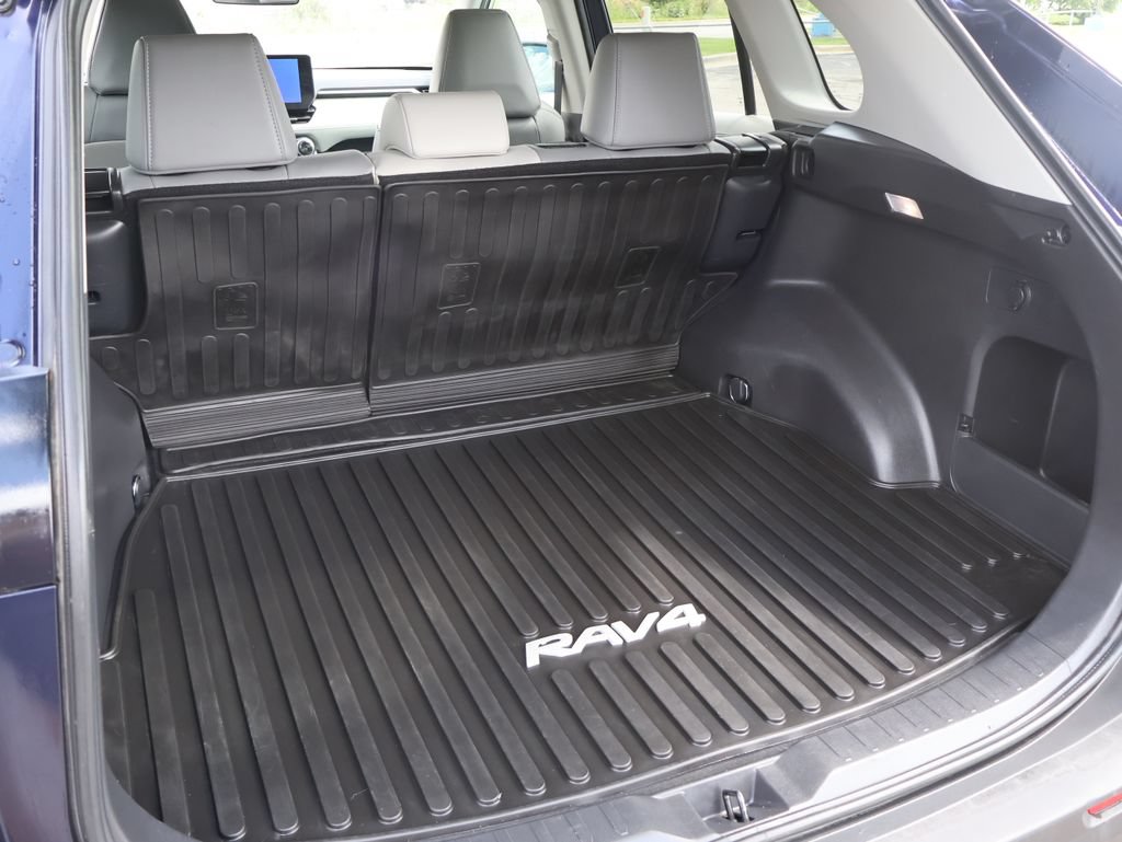 Used 2023 Toyota RAV4 XLE Premium AWD/4WD image 61