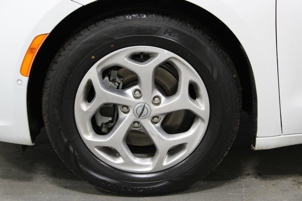 Used 2022 Chrysler Pacifica Limited image 20