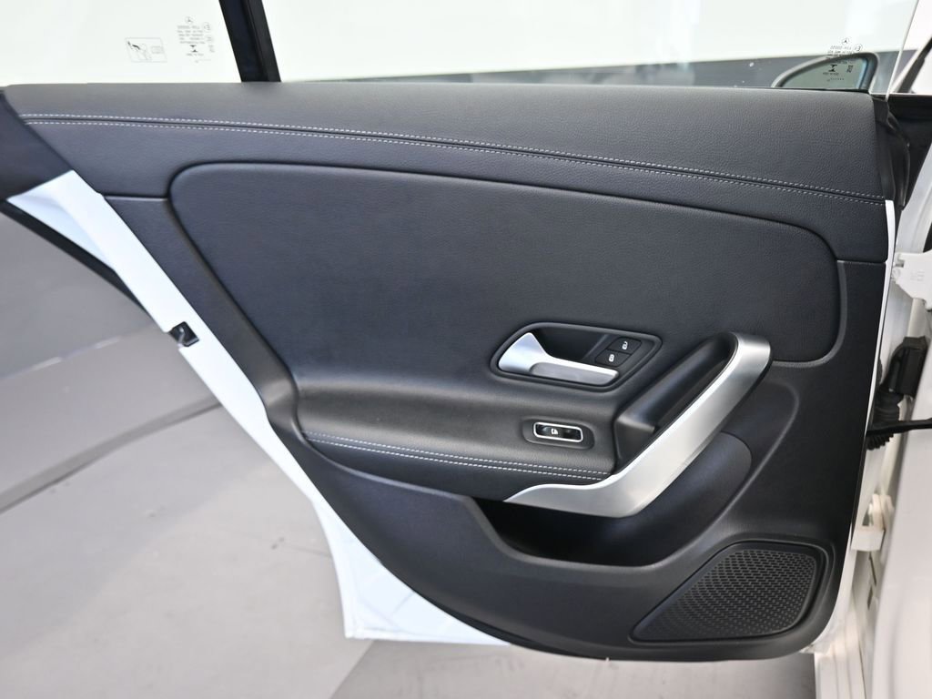 Used 2020 Mercedes-Benz CLA 250 4MATIC image 34