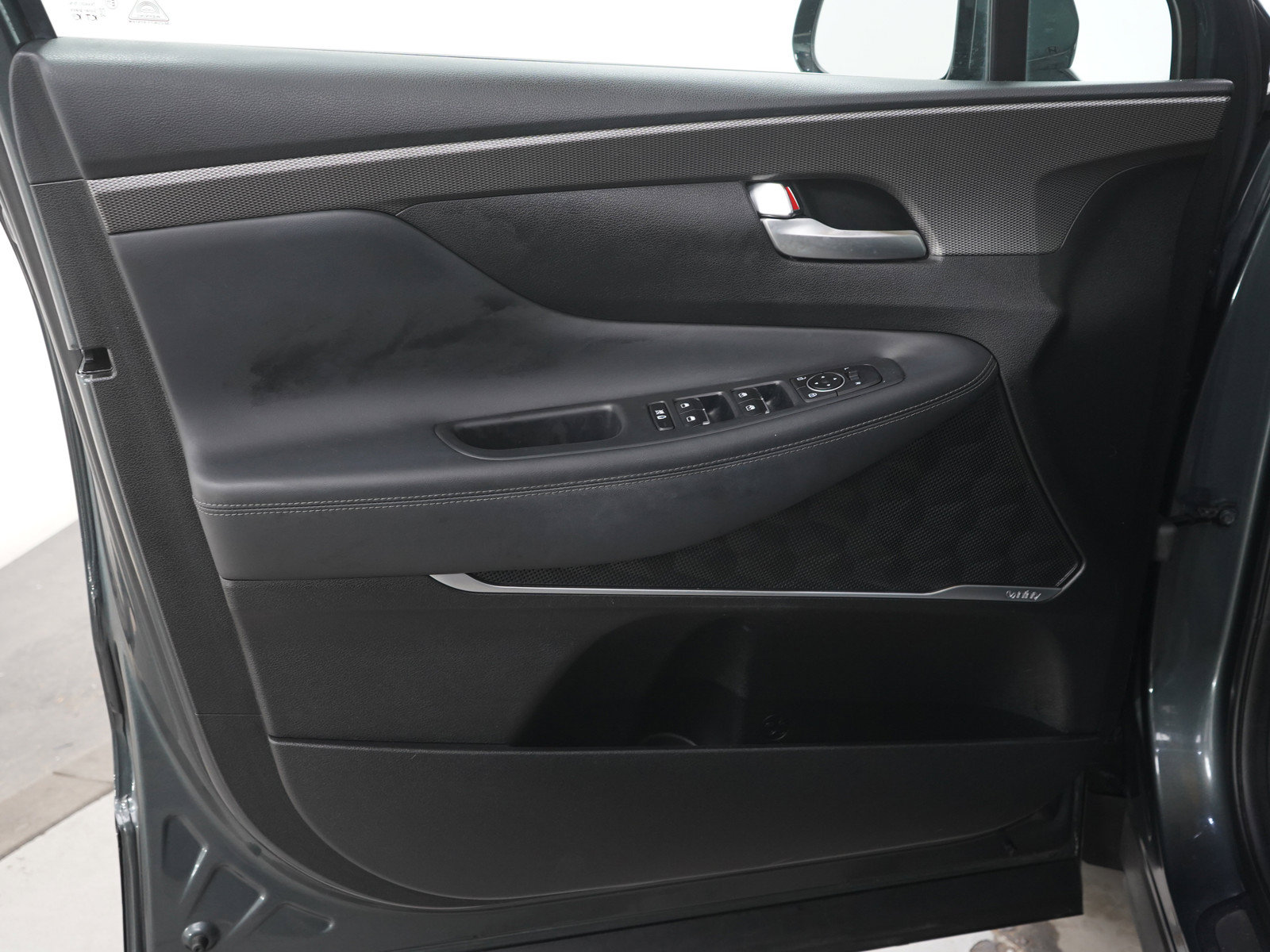 Used 2019 Hyundai Santa Fe Limited AWD/4WD image 21