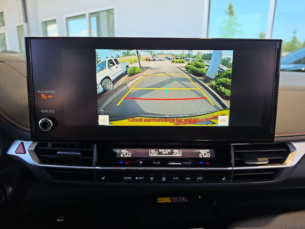 Used 2025 Toyota Sienna XSE AWD/4WD image 15