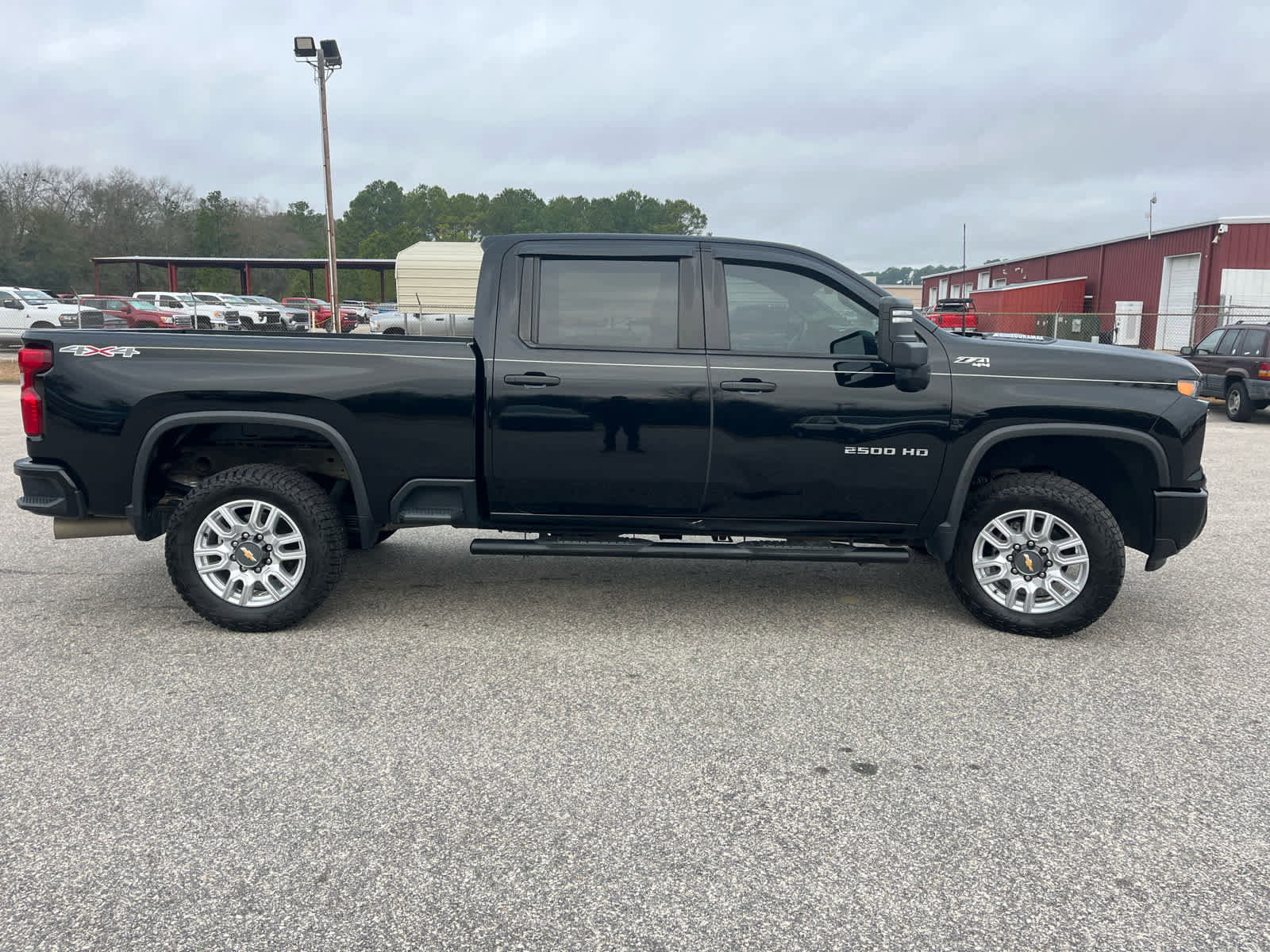 Used 2024 Chevrolet Silverado 2500 Custom w/ Custom Value Package image 10