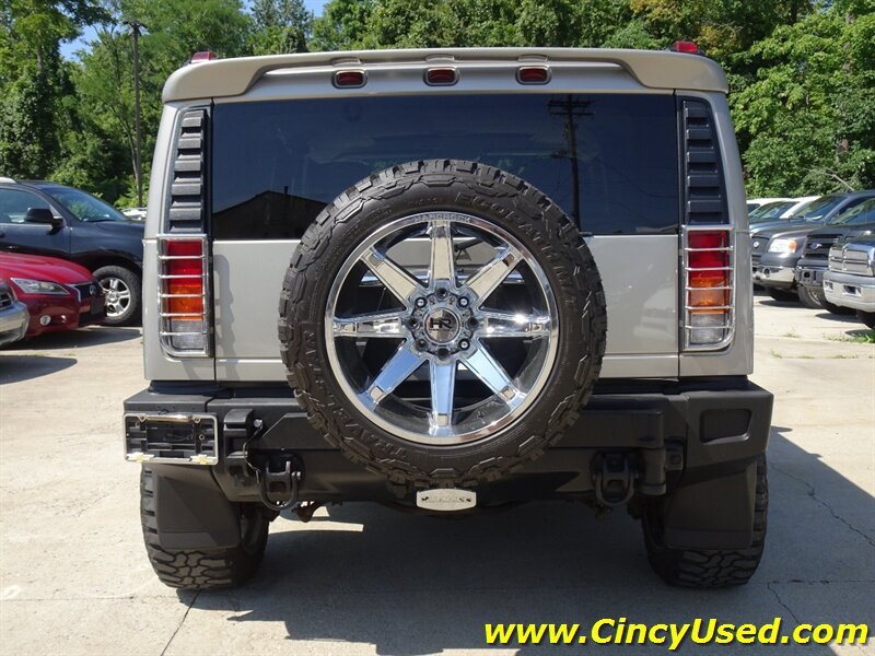 Used 2004 HUMMER H2 w/ Preferred Equipment Group AWD/4WD image 8
