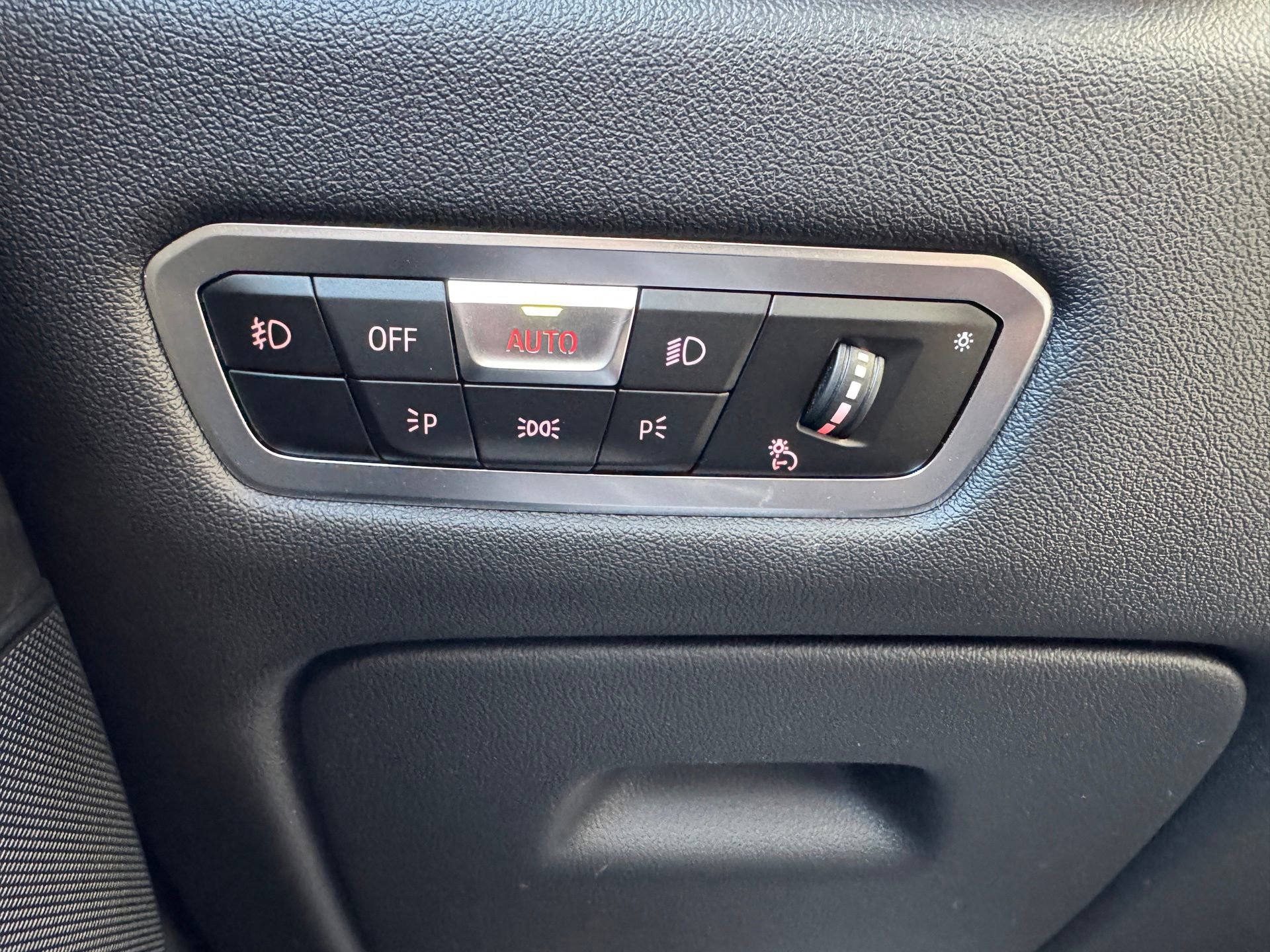 Used 2022 BMW X7 xDrive40i w/ Premium Package image 8