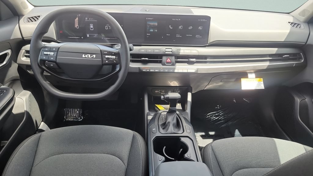 Used 2025 Kia K4 FWD image 11