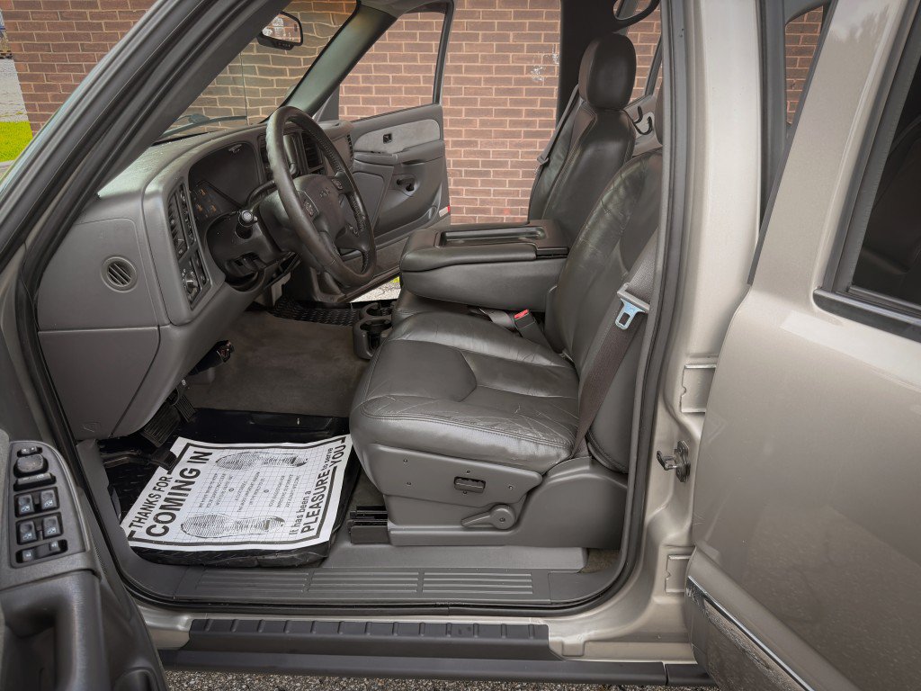 Used 2003 GMC Sierra 1500 SLT w/ SLT Preferred Equipment Group AWD/4WD image 16