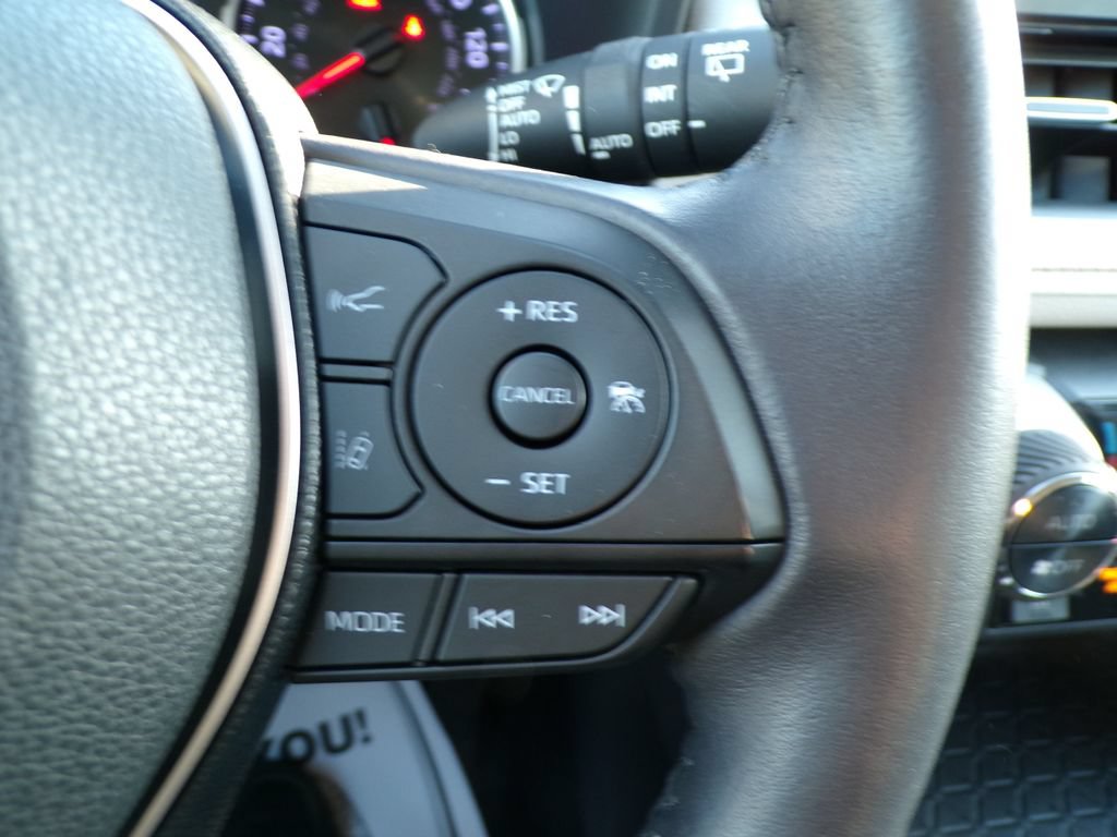 Used 2019 Toyota RAV4 XLE Premium w/ Cold Weather Package AWD/4WD image 32