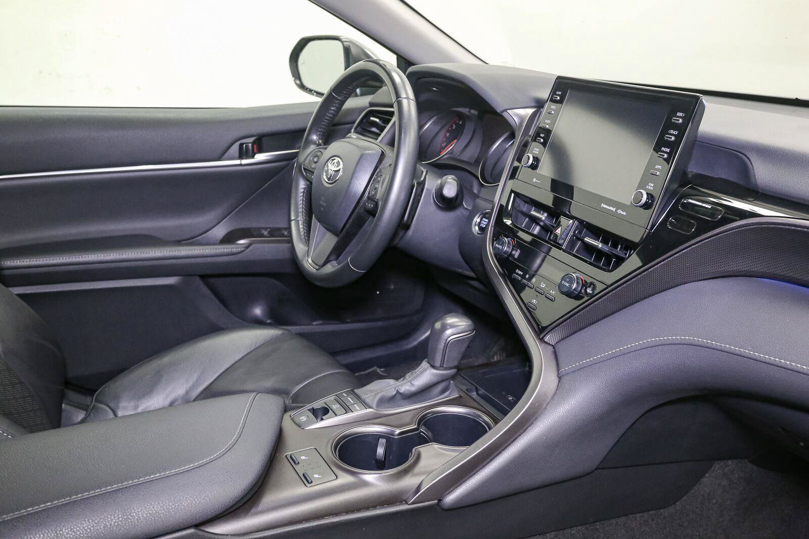 Used 2024 Toyota Camry XSE FWD image 18