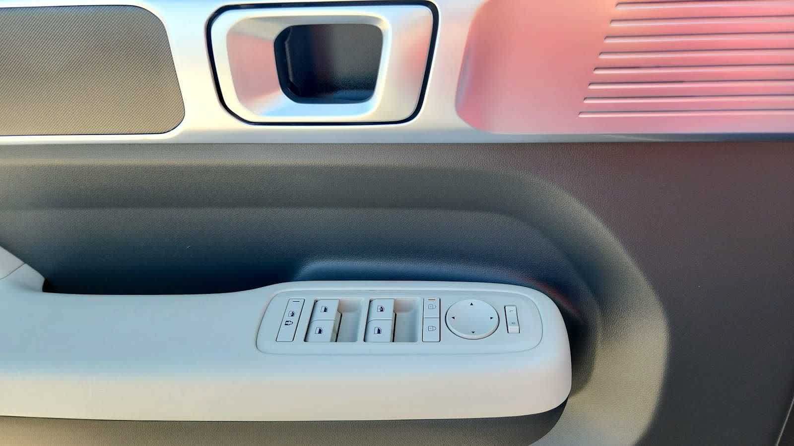 Certified 2025 Hyundai Santa Fe SE FWD image 17