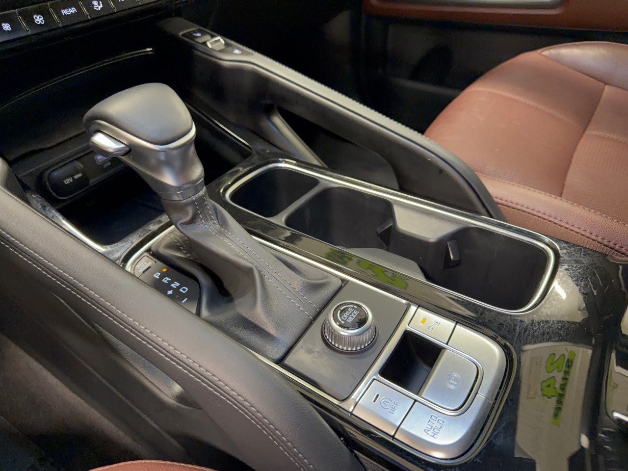 Used 2024 Kia Telluride EX w/ EX Captain's Chair Package FWD image 21