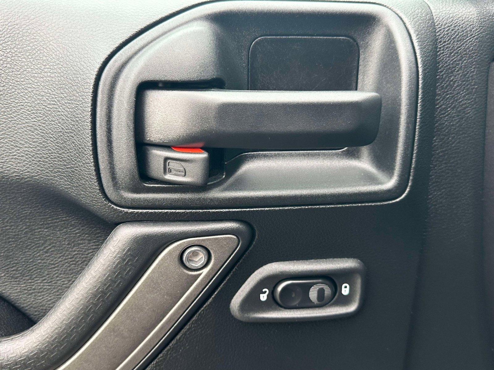 Used 2018 Jeep Wrangler Unlimited Sport S AWD/4WD image 18